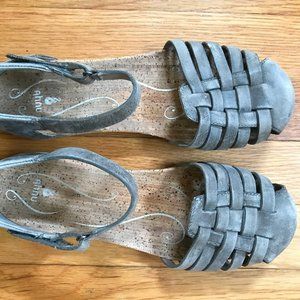 Ahnu Closed-toe Grey Malini flat SANDALS